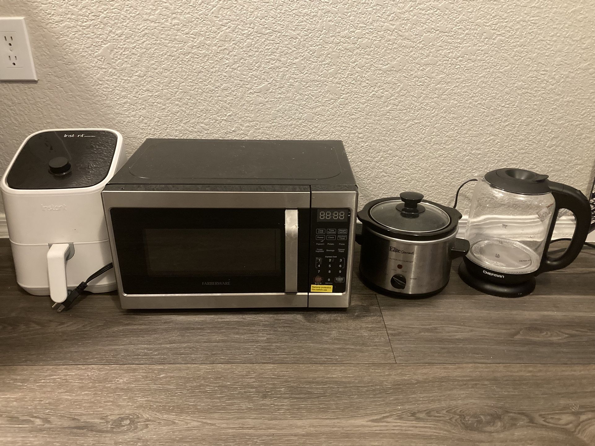 Appliances - Air fryer, Electric Kettle, Mini Crockpot