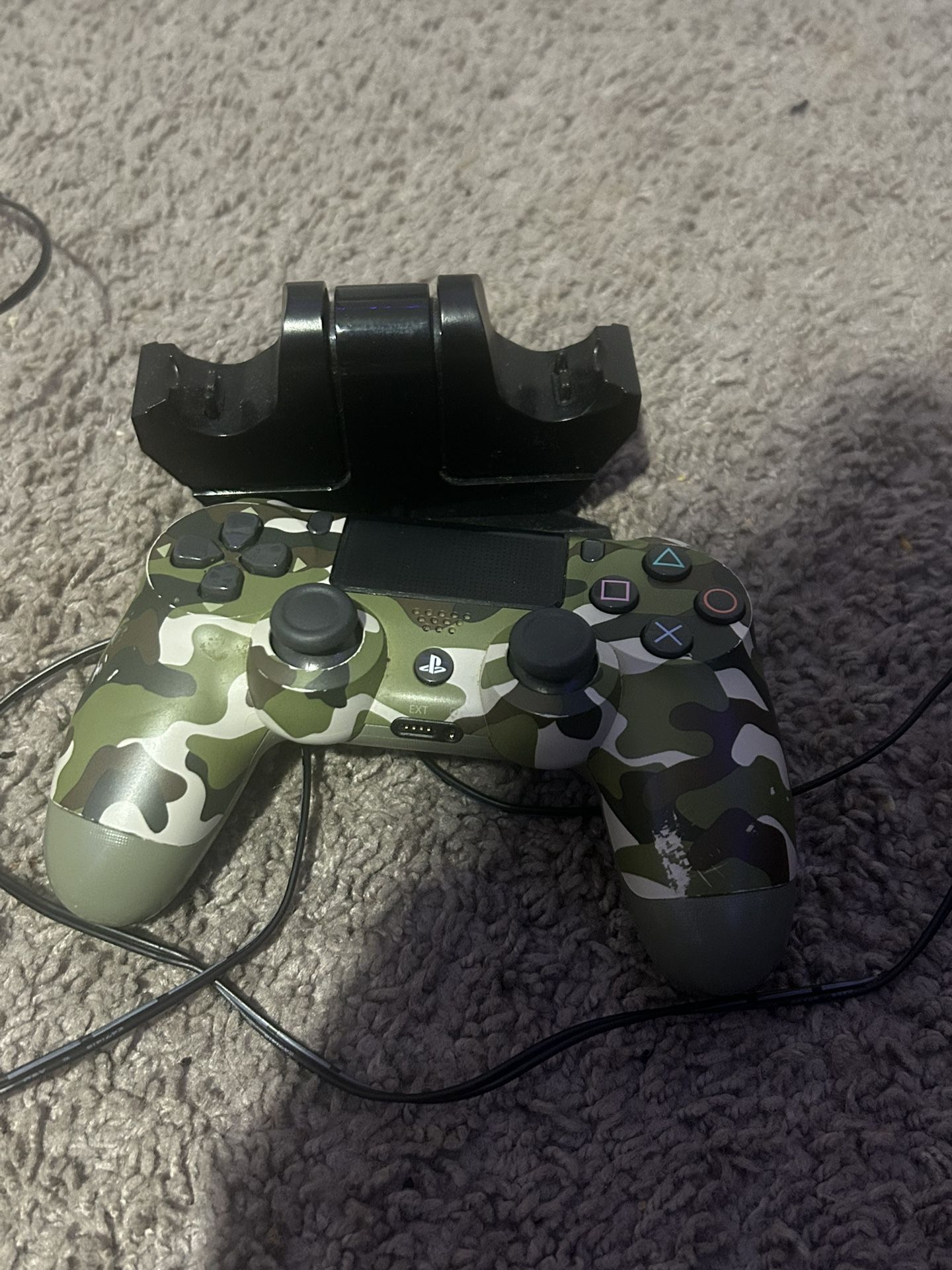 ps4 controller with charger deck