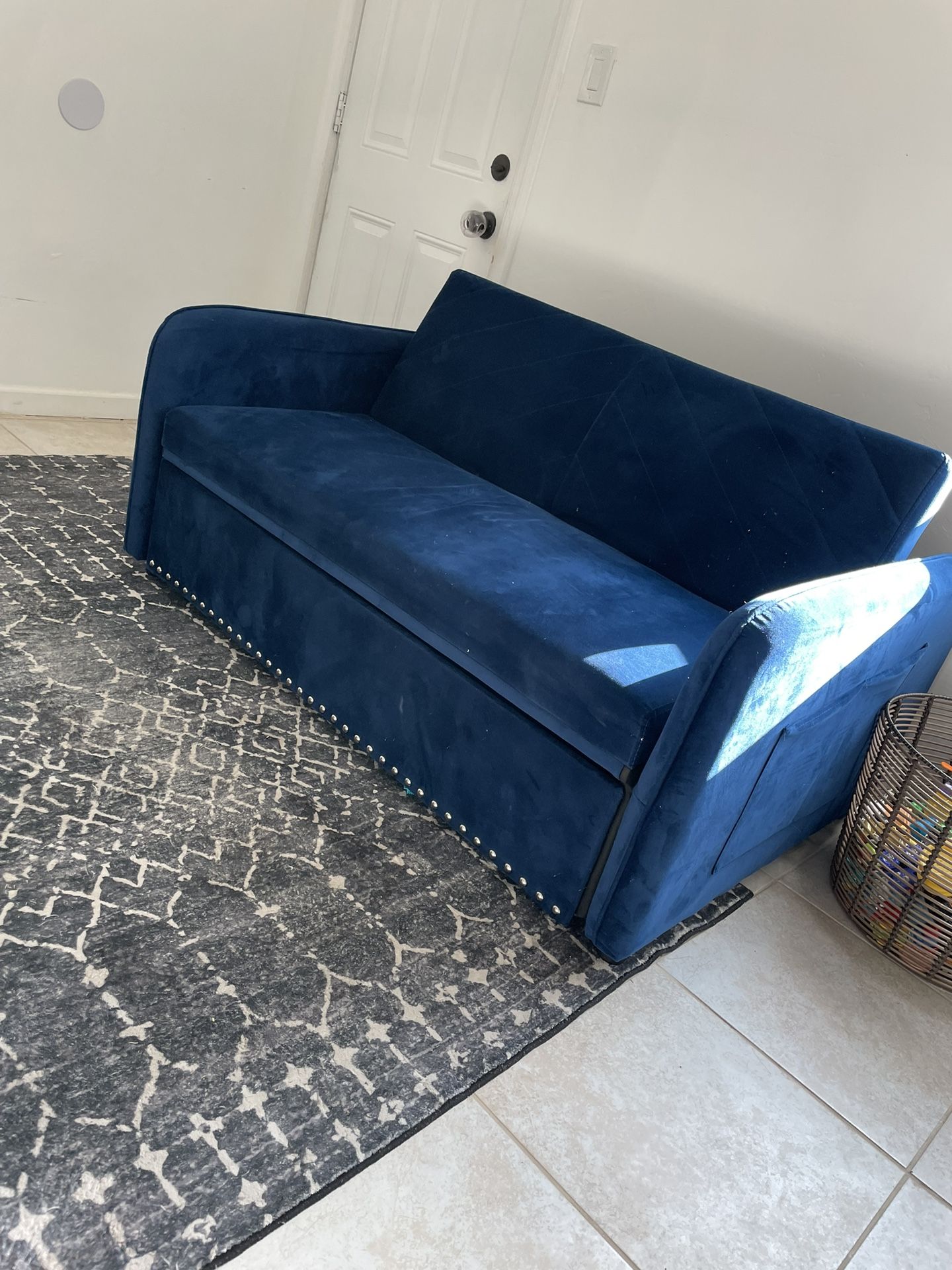 Sofa Couch That Pulls Out Into Full size Bed