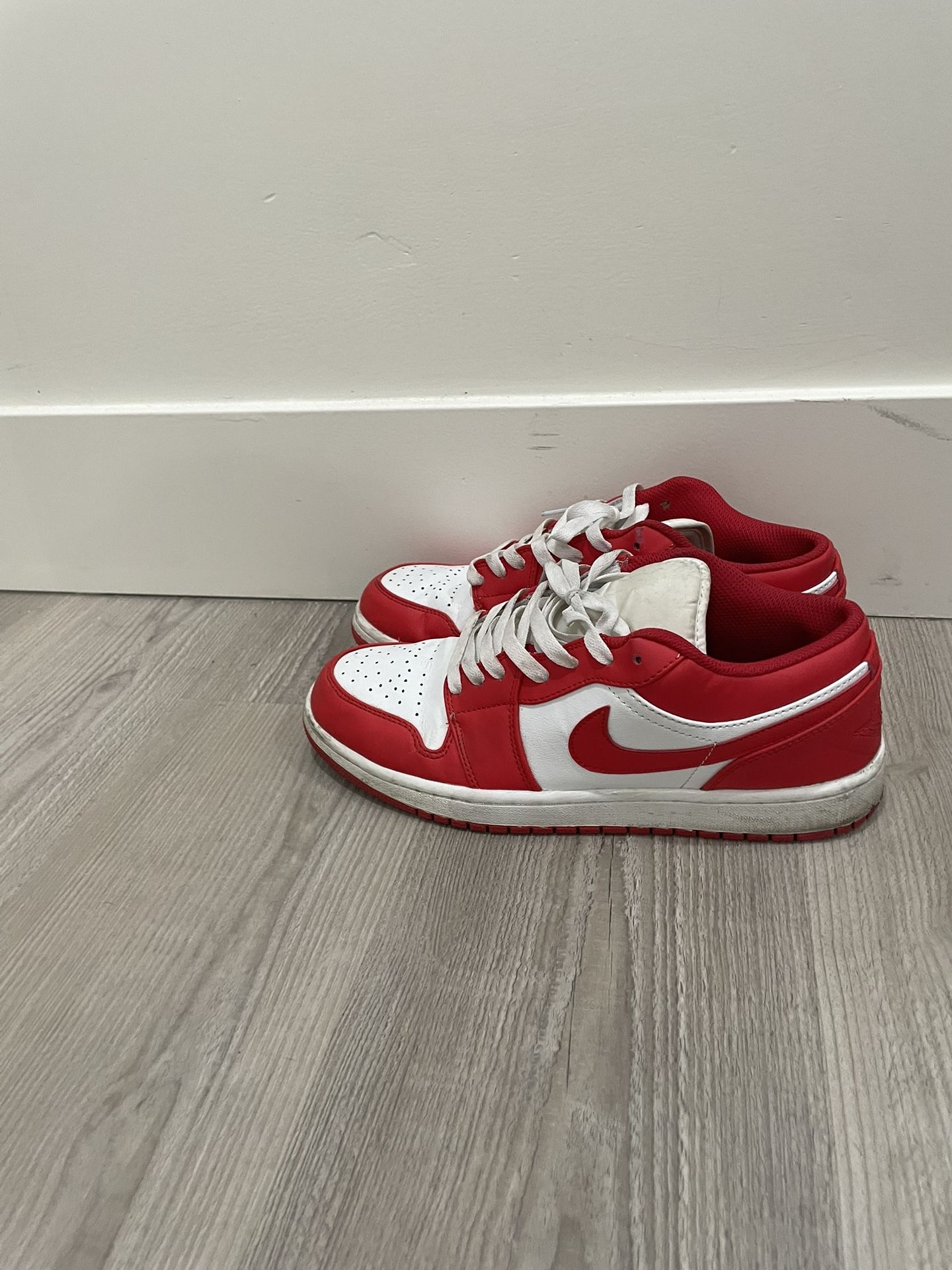 Jordan 1 low gym red size 11
