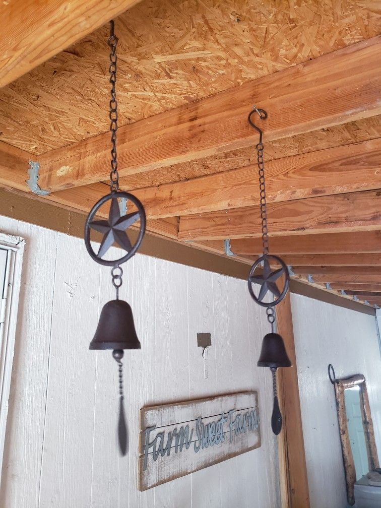 2 Metal Western Wind Chimes