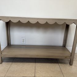 Entry Console/Table