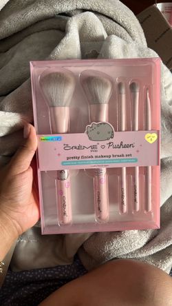 Creme pusheen brush set