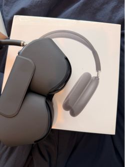 Airpod Maxes ( WILLING TO NEGOTIATE)