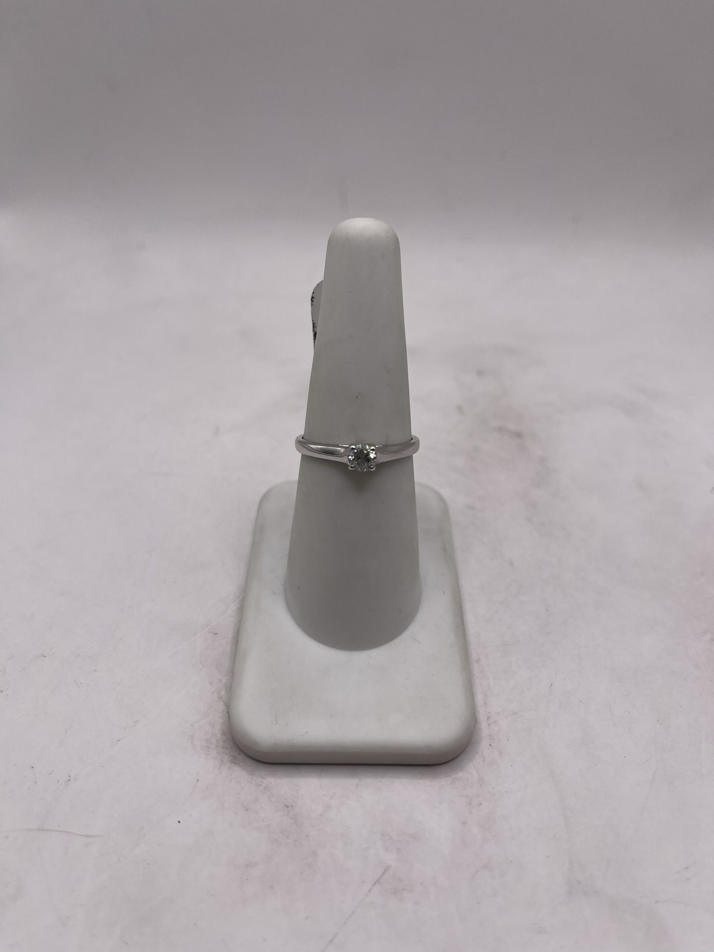 14kt Gold Engagement Style Ring w/ Diamond And Simple Design