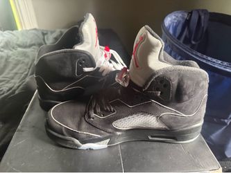 Black Metallic 5s