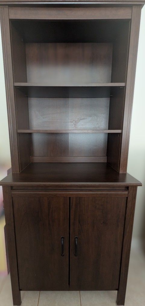 Wooden Bookshelf/ Hutch
