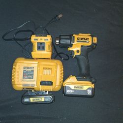 Dealt 20 Volt Heat Gun with 2 Batteries and Charger