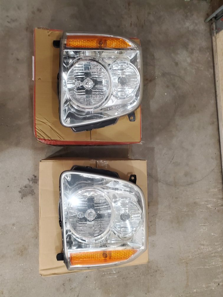 GMC YUKON HEADLIGHTS