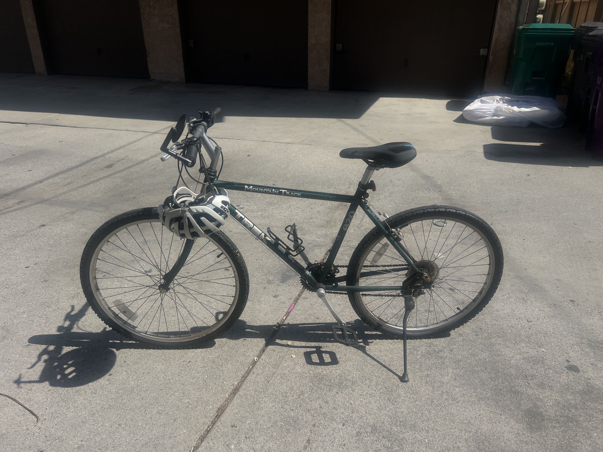 Mountain Track Bike Trek 820