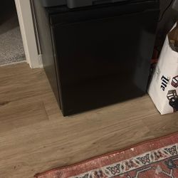 Hisense Mini Fridge 