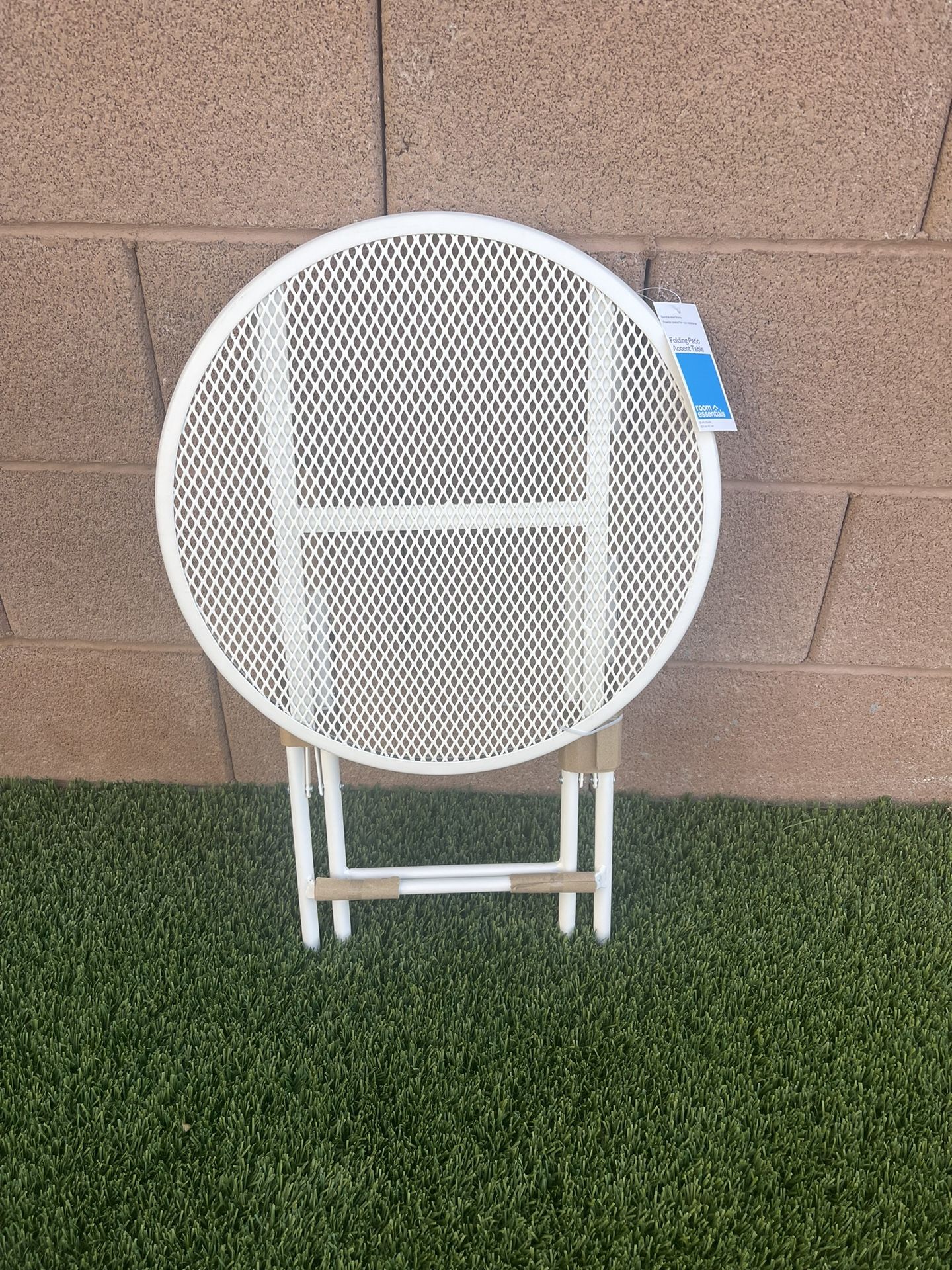 18”. Steel Mesh Folding Accent Table 