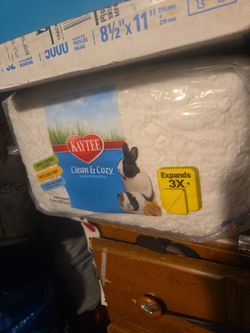 Small Pet Bedding "KAYTEE" clean And Cozy