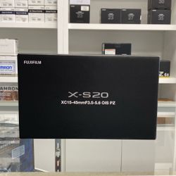 Fujifilm X-S20 With XC15-45mm (Black)