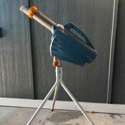 Zooka baseball Pitching Machine