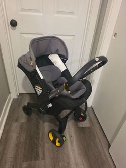 Doona stroller with base
