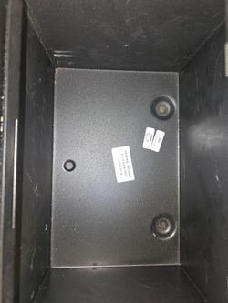 GMC - Chev  sierra / Silverado  Console mounted safe