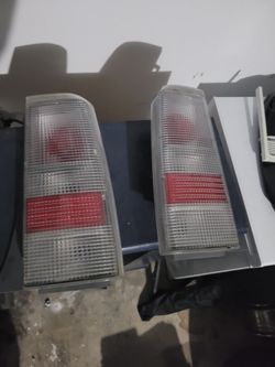 2005 Scion xB Taillight Assembly L&R