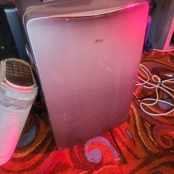 LG PORTABLE AIR CONDITIONER & HEATER