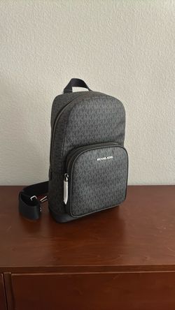 Michael Kors Sling Pack
