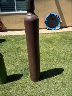 Helium tank