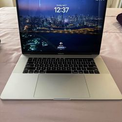 MacBook Pro 2019 15 Inch W Touch Bar 500 GB