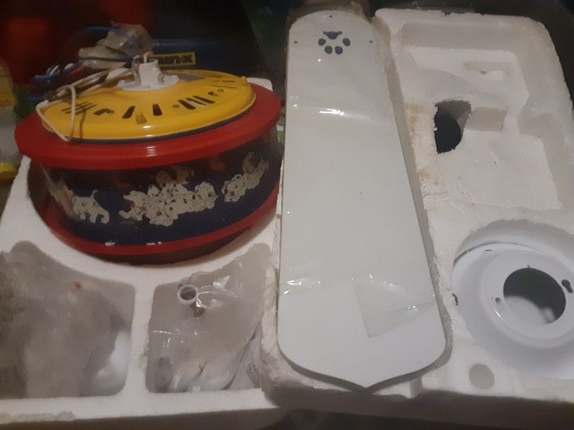 Disney VINTAGE 101 Dalmatians Sleepy Dog Ceiling Fan With Night Light