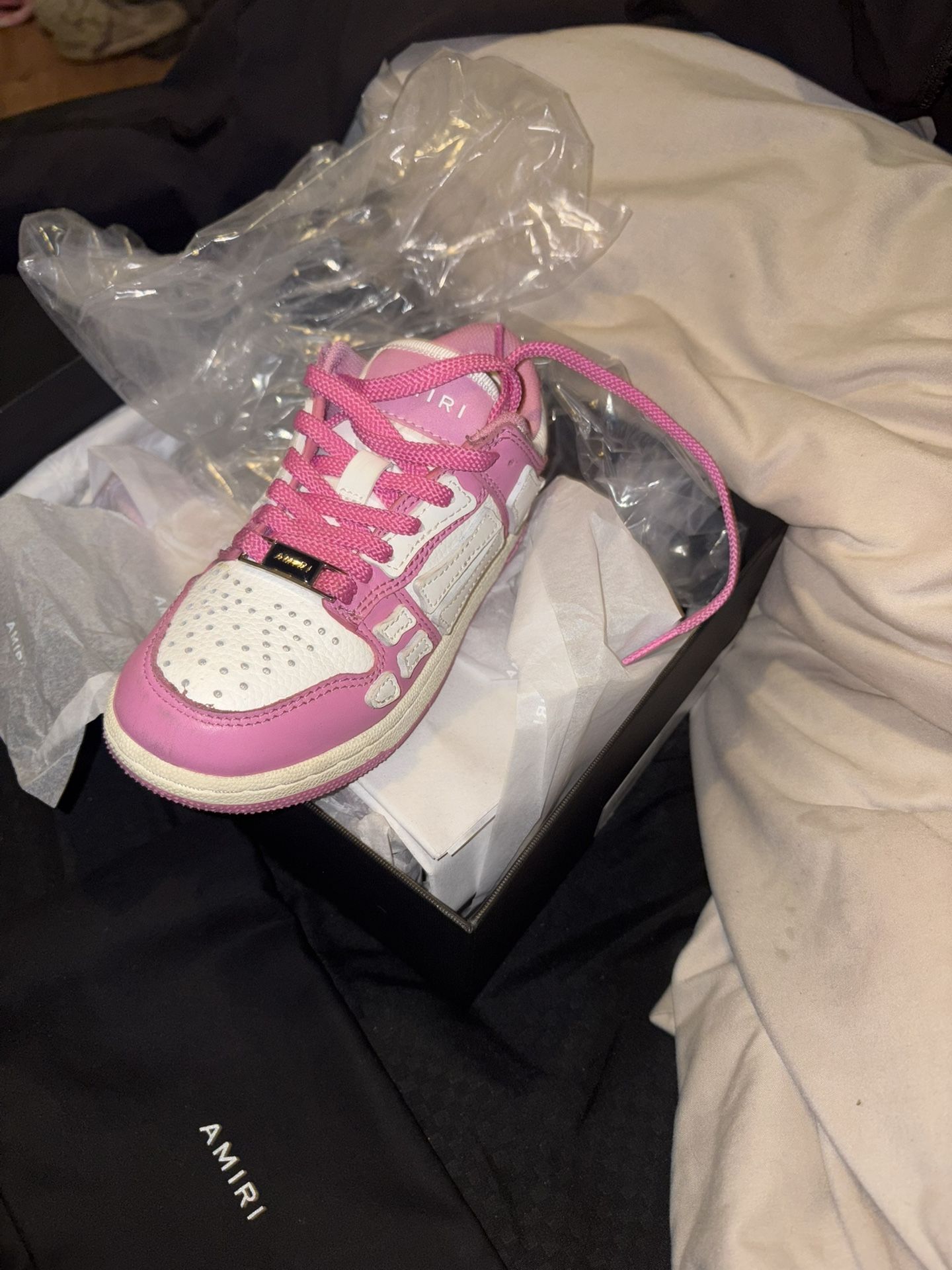 Pink & White Amiris. Size 27 In Kids