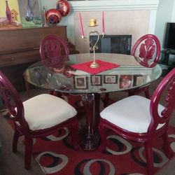 Dining Table With 4 Chairs. 