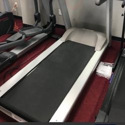 Precor Treadmill For New Years Resolutions 250