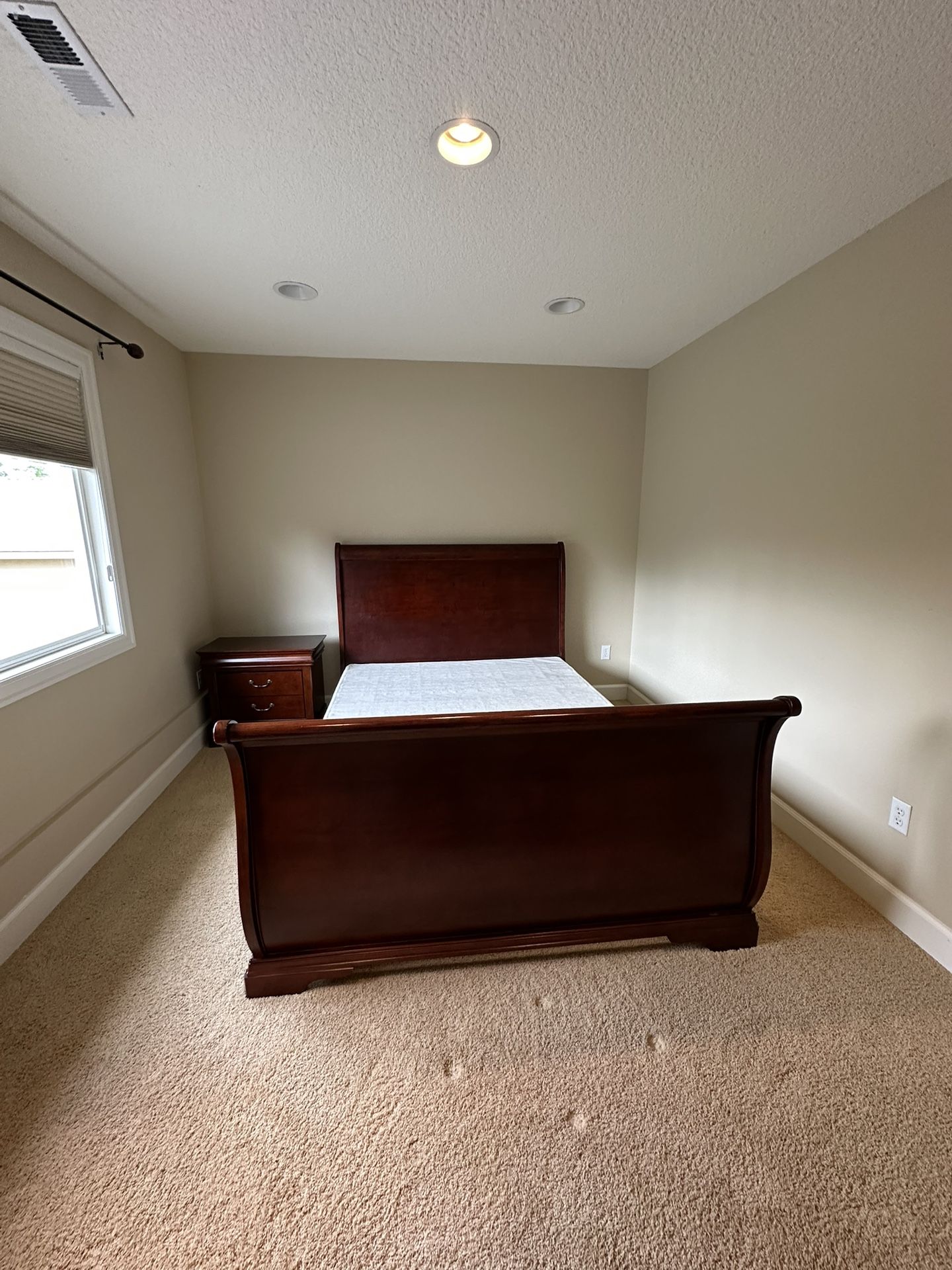 Solid Wood Queen Sleigh Bed Frame And 1 Nightstand