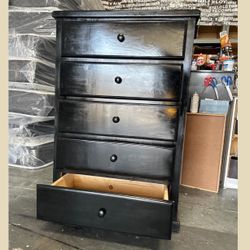 5 drawers dresser / Five drawers dresser