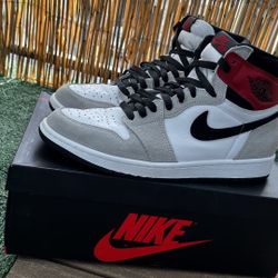 Air Jordan 1-Retro High OG “Smokey Grey” 
