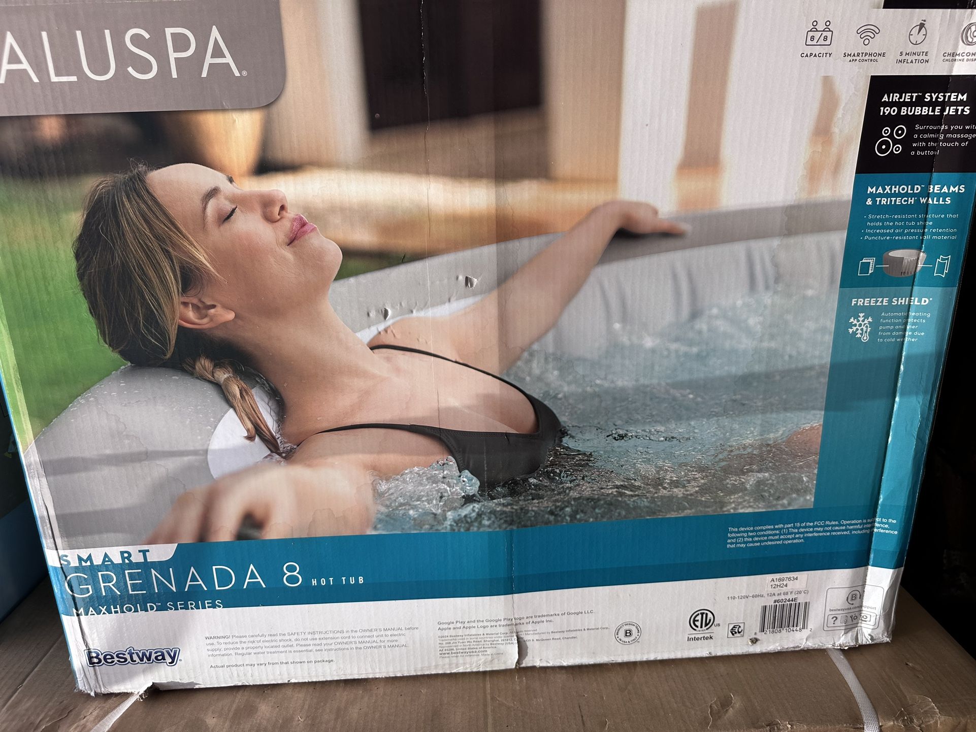 Alisha-Jacuzzi