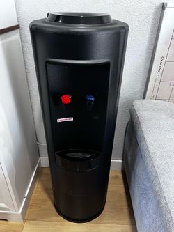 Black Water Dispenser