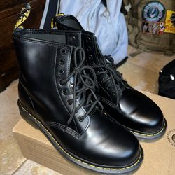 Dr. Martens Boot Black - Size 8