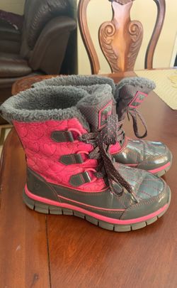 Snow boots size 1