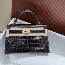 Hermes Kelly second generation 19CM. Square crocodile dark purple gold buckle(106)48