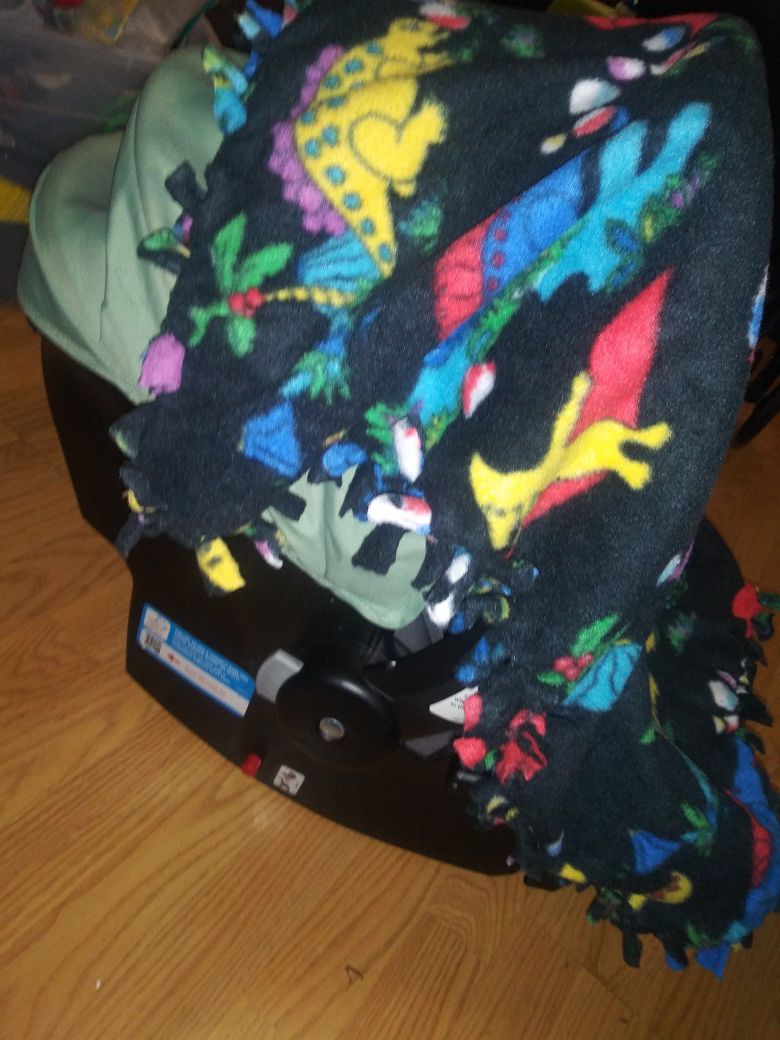 Dino fleece blanket for baby