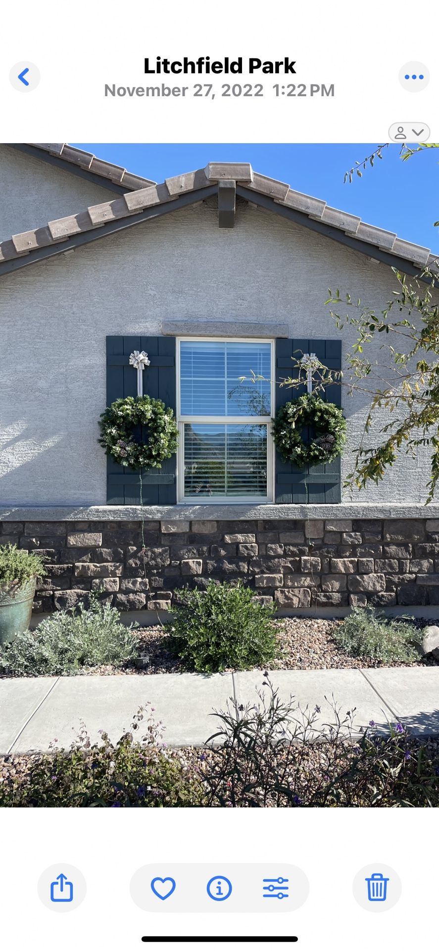 Light up wreath with pine cones