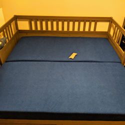 Daybed with Storage – Great Condition