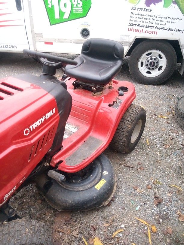 Troy-Bilt Pony 7 Speed Riding Mower