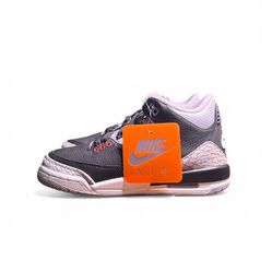 Air Jordan 3 Retro Size 4