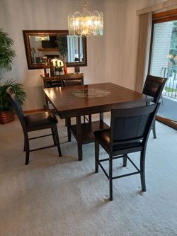 Dining room table