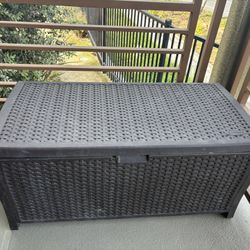 Suncast Outdoor Storage Box 