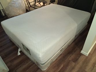 Nice Comfortable Quality Thick (13 Inch) Queen-sized Memory Foam Mattress (no box spring)