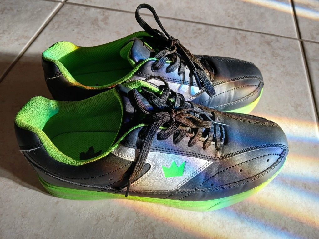 Kids Bowling Shoes, Barely Used Size 6,5