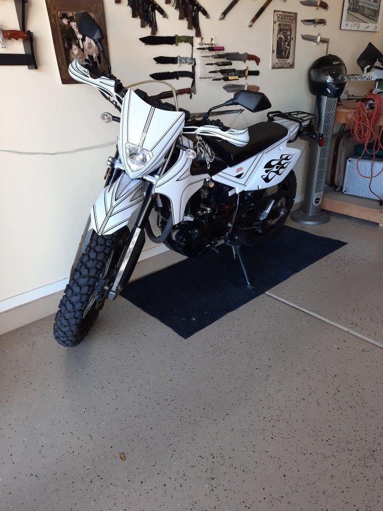 Motorcycle SSR XF250 DUAL SPORT