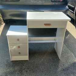 Small child Desk