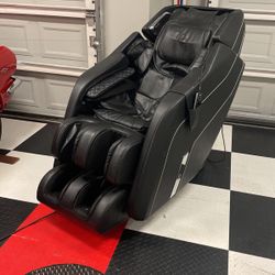 Leather Deluxe Massage Chair